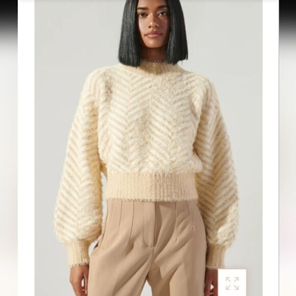 Sugar Lips cream/tan scoop neck drop shoulder eyelash knit chevron print sweater - Picture 1 of 11